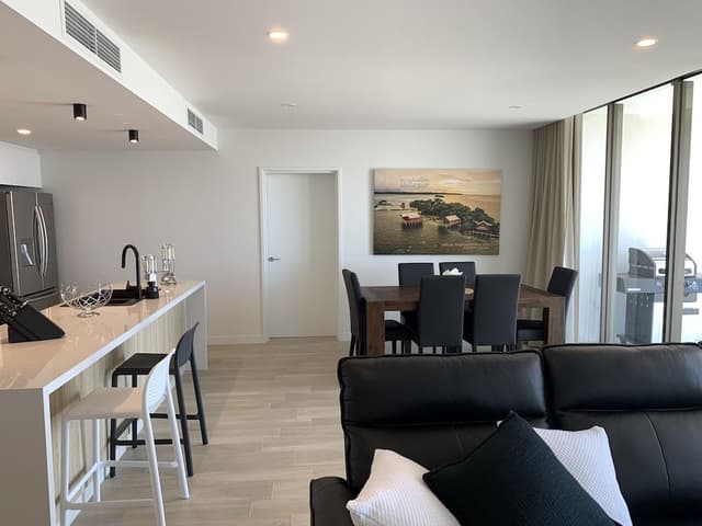 Luxury Apartment, 2 Bedrooms, Beachfront