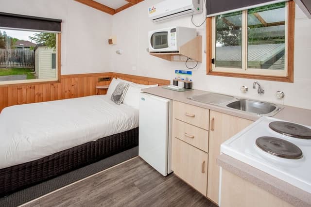 One Bedroom Cottage - Four Berth