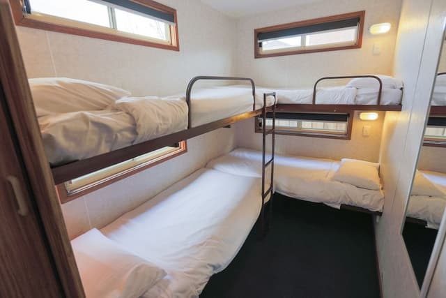 Two Bedroom Holiday Unit - Six Berth