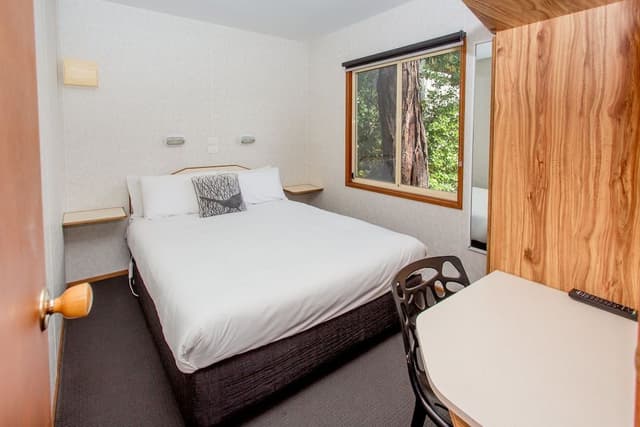 Two Bedroom Holiday Unit - Six Berth