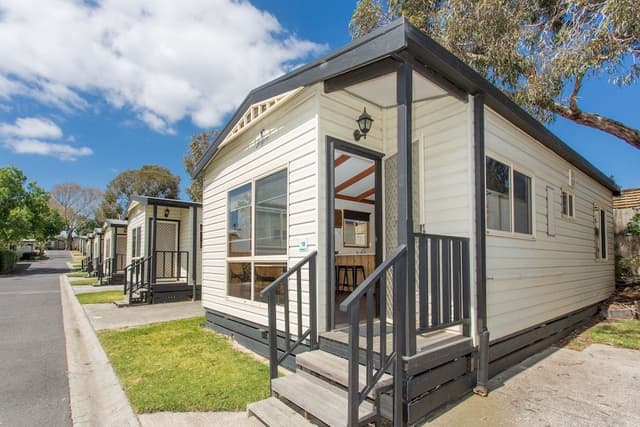 Two Bedroom Holiday Unit - Six Berth