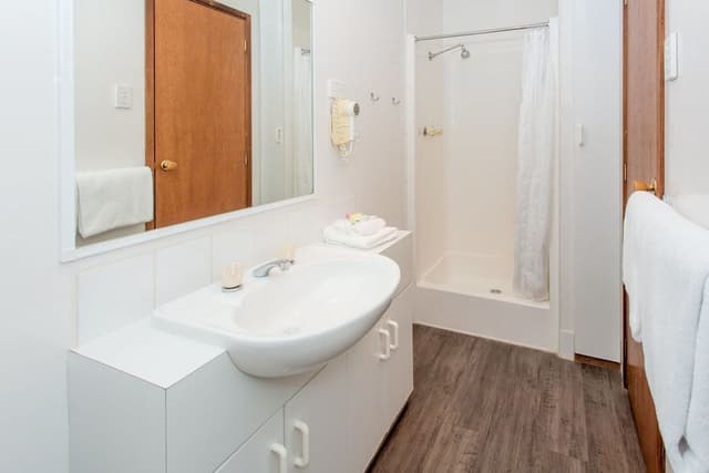 One Bedroom Cottage - Four Berth