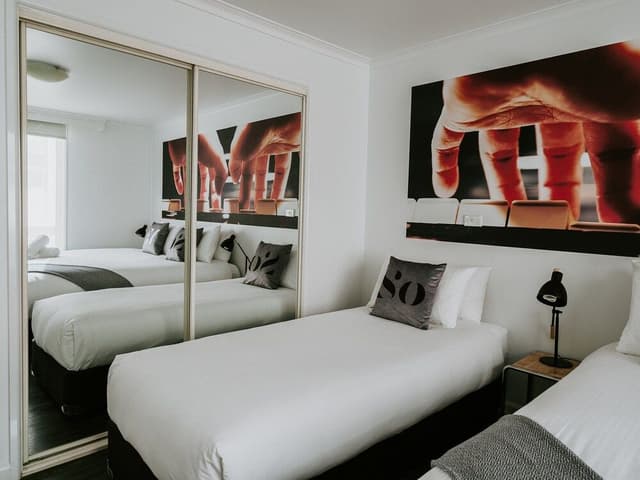 Deluxe One Bedroom Apartment