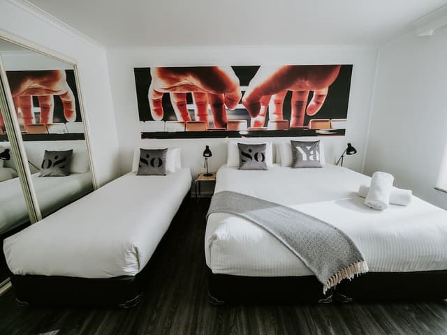 Deluxe One Bedroom Apartment