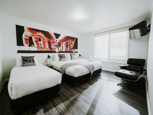 Deluxe One Bedroom Apartment
