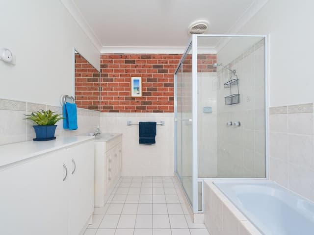 Family Duplex, 3 Bedrooms, Accessible, Courtyard Area