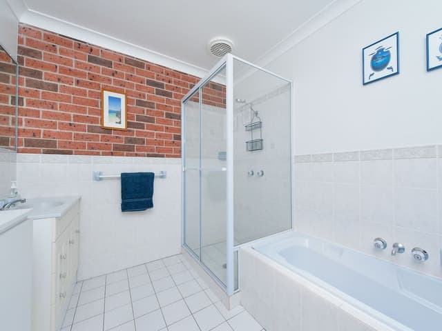 Family Duplex, 3 Bedrooms, Accessible, Courtyard Area