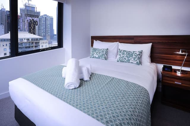 Two Bedrooms Two Bathrooms Executive Apartment with Balcony
