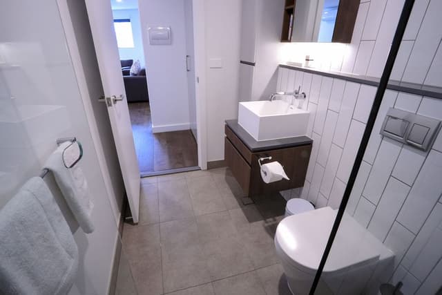 Two Bedrooms Two Bathrooms Executive Apartment with Balcony