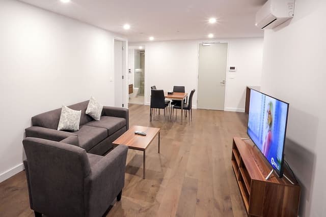 Two Bedrooms Two Bathrooms Executive Apartment with Balcony