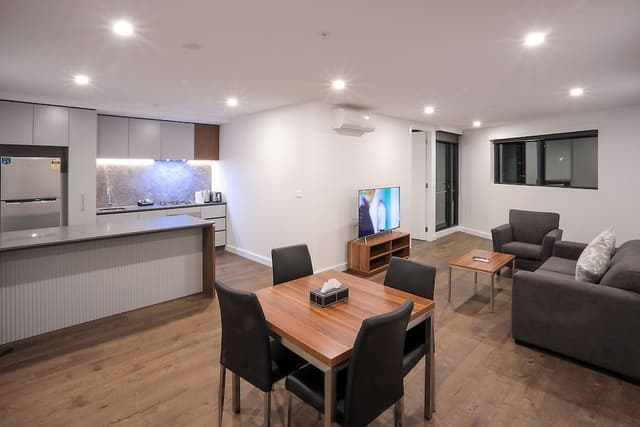 Two Bedrooms Two Bathrooms Executive Apartment with Balcony