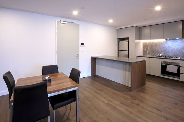 Two Bedrooms Two Bathrooms Executive Apartment with Balcony