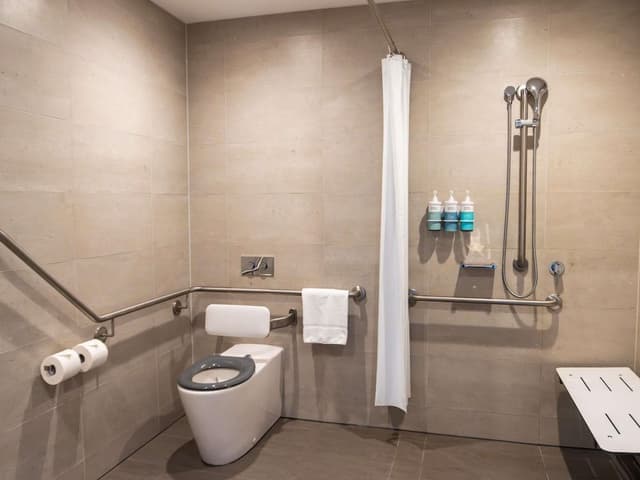 Standard Room, 1 Queen Bed, Accessible