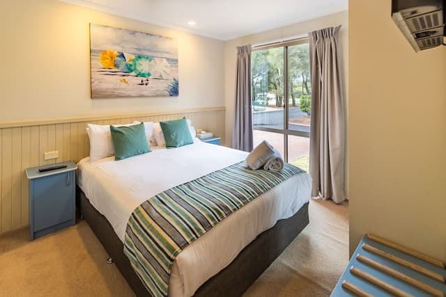 Dune Villa Bath