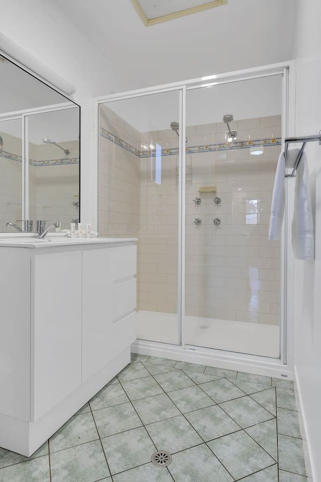 Dune Villa Shower