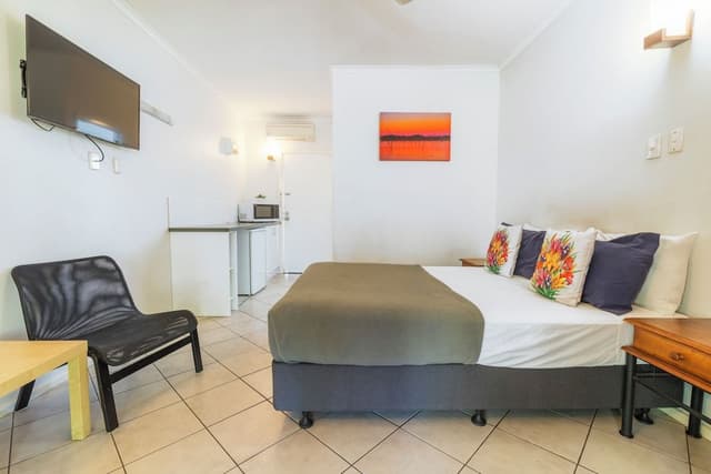 Pet Friendly Queen Room