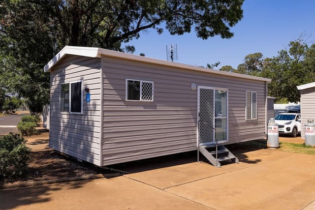 Family Budget Cabin 5 Pax