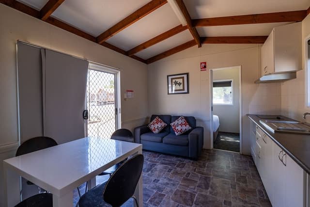 Family Budget Cabin 5 Pax