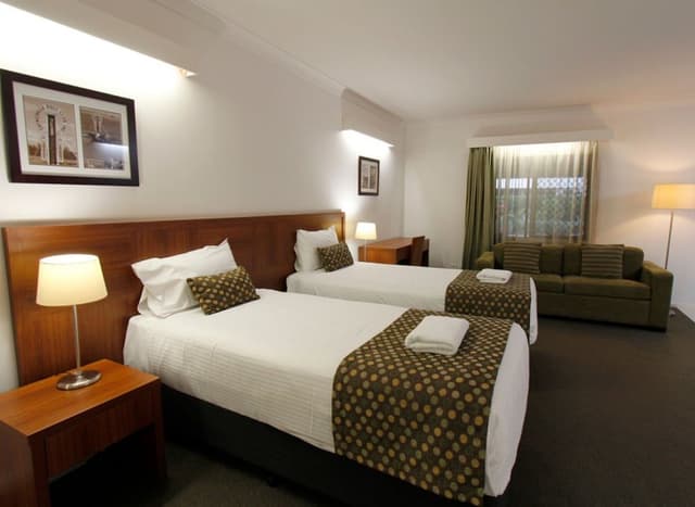 Deluxe Twin Suite