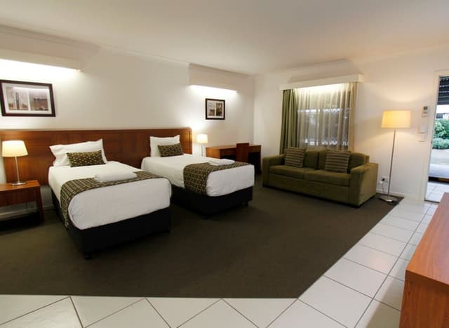 Deluxe Twin Suite