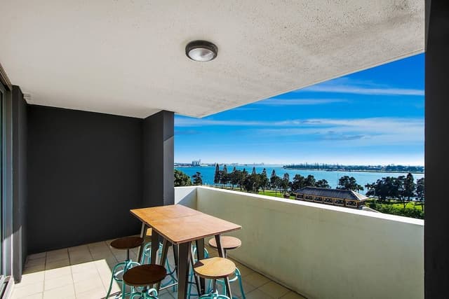 Suite, Non Smoking, Harbor View (1 Queen Bed & 2 Twin Beds)