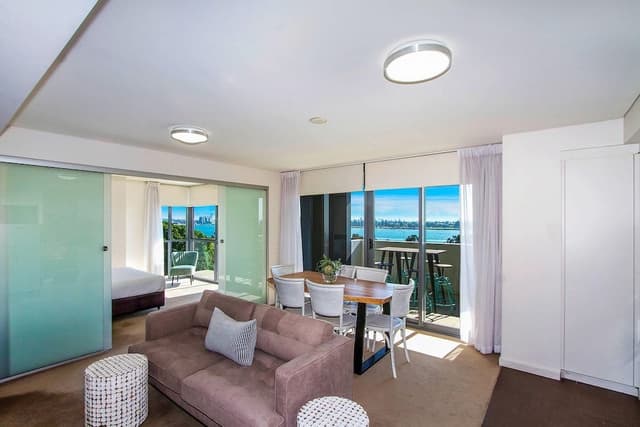 Suite, Non Smoking, Harbor View (1 Queen Bed & 2 Twin Beds)