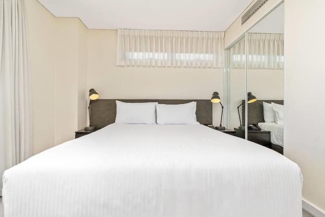 Suite, Non Smoking, Harbor View (Balcony, 1 Queen Bed & 2 Twin Beds)