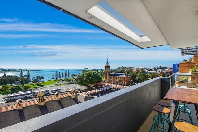 Suite, Non Smoking, Harbor View (Balcony, 1 Queen Bed & 2 Twin Beds)