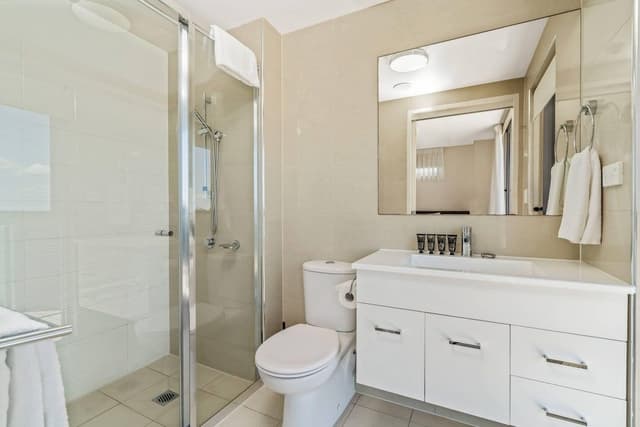 Suite, Non Smoking, Harbor View (Balcony, 1 Queen Bed & 2 Twin Beds)