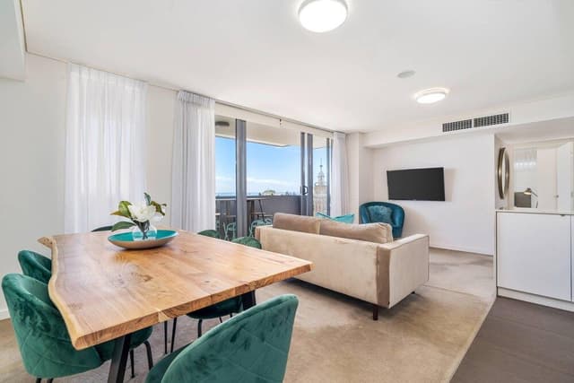 Suite, Non Smoking, Harbor View (Balcony, 1 Queen Bed & 2 Twin Beds)