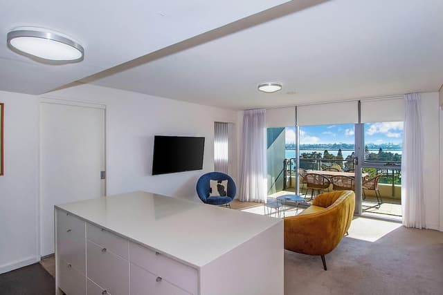 Suite, Non Smoking, Harbor View (1 Queen Bed & 2 Twin Beds)