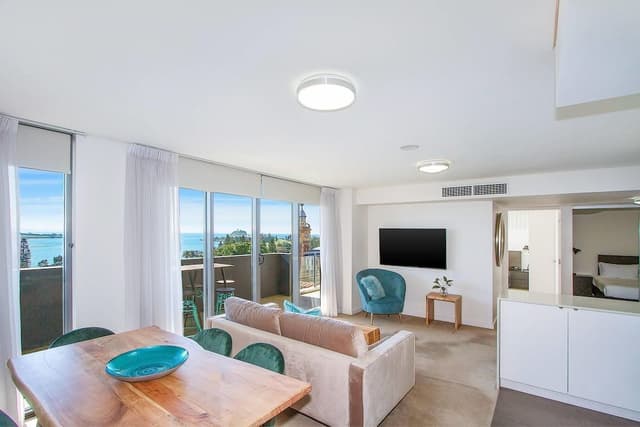 Suite, Non Smoking, Harbor View (Balcony, 1 Queen Bed & 2 Twin Beds)