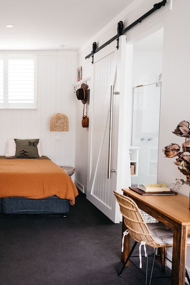 Room 7 - Queenscliff King Deluxe Studio
