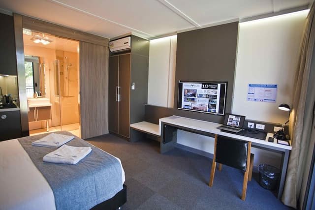 Standard Queen Room