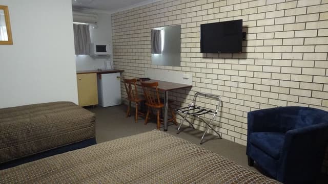 Queen Twin Room