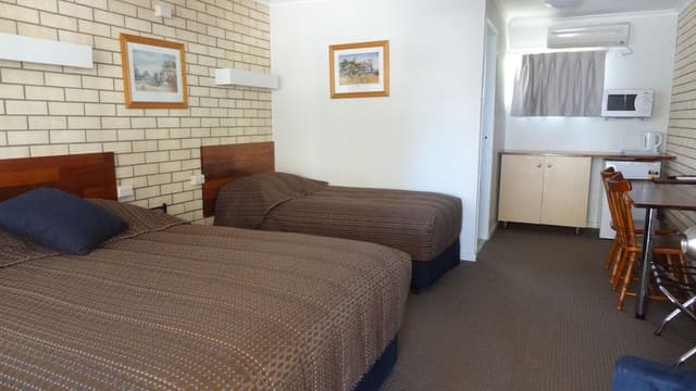 Queen Twin Room