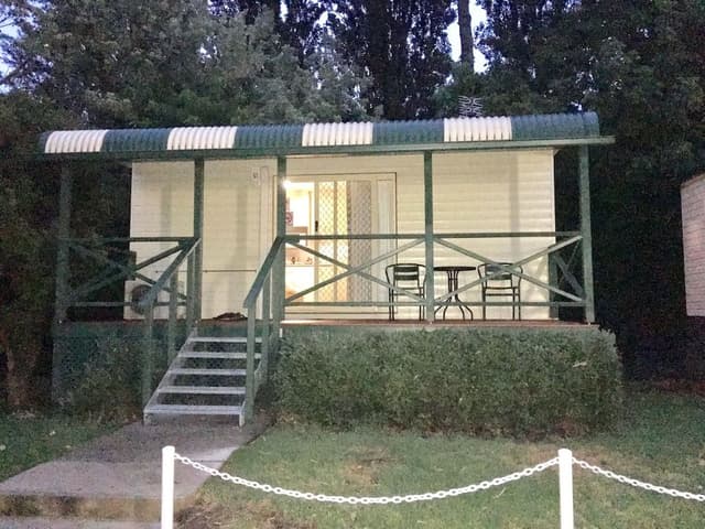 Deluxe Queen Cabins 3.5*