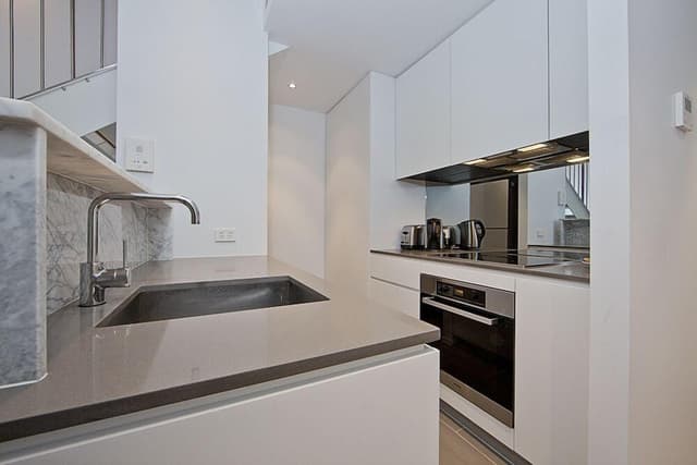 Apartment, 1 Bedroom (6/3 Burbury Close)