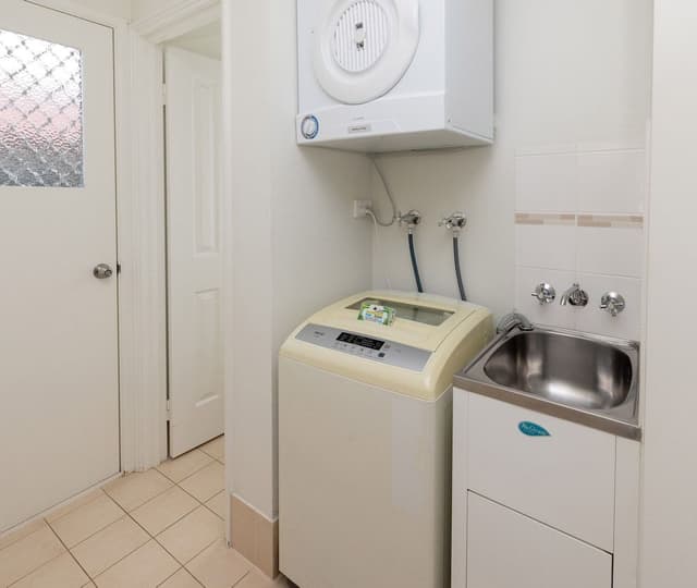 2 Bedroom Holiday Home