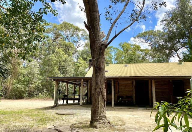 Heritage Grand Cabin