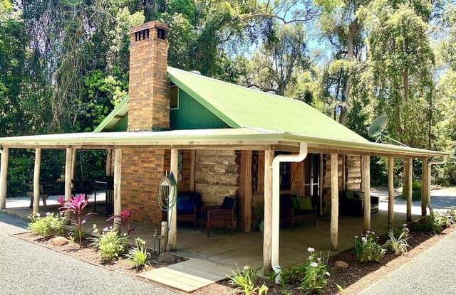 Banksia Family Cabin