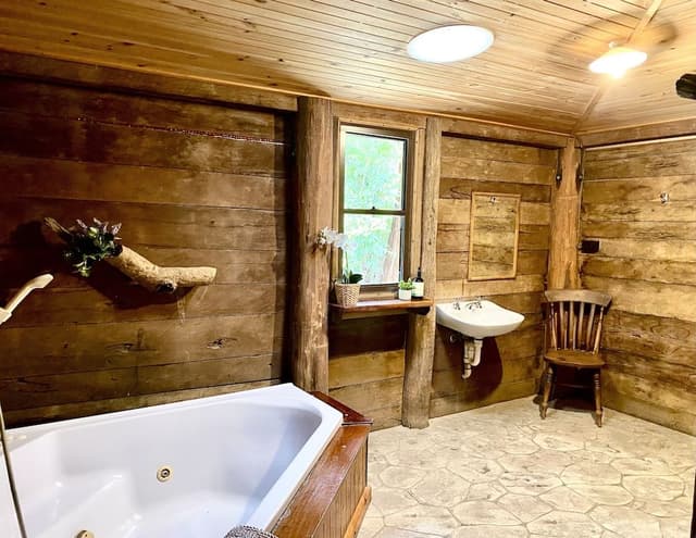 Ironbark Romantic Cabin