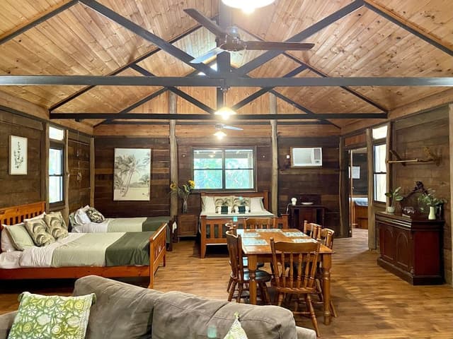 Heritage Grand Cabin