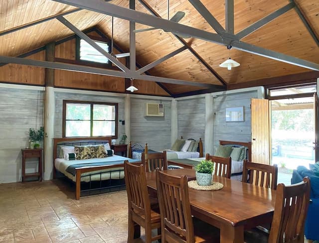 Banksia Family Cabin