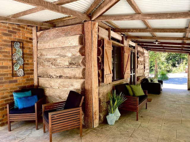 Banksia Family Cabin