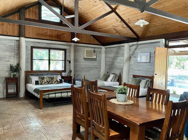 Banksia Family Cabin