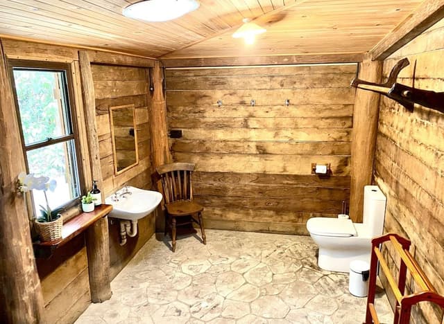 Ironbark Romantic Cabin