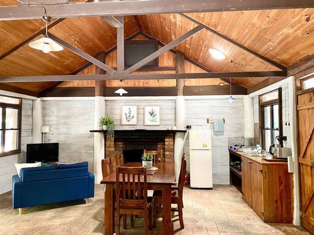 Banksia Family Cabin