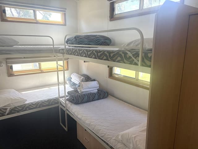 Deluxe Poolside 2 Bedroom Cabin