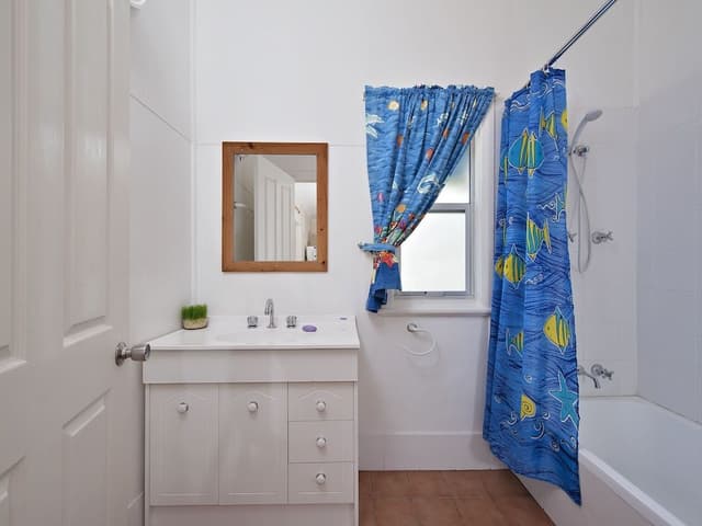 House, 2 Bedrooms, Beachside